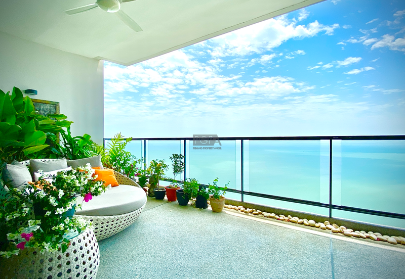 Infinity Beachfront Super Condominium