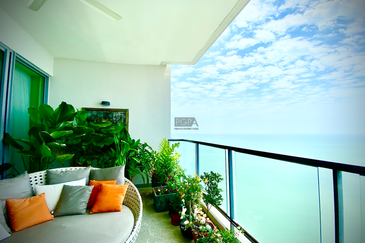 Infinity Beachfront Super Condominium