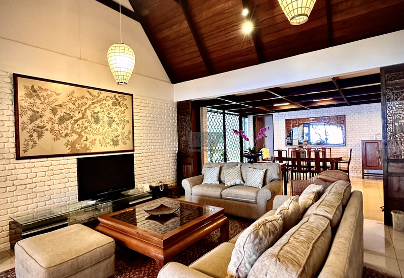 Exquisite 2.7-acre Coastal Estate Offering Breathtaking Seaviews in Gertak Sanggul.