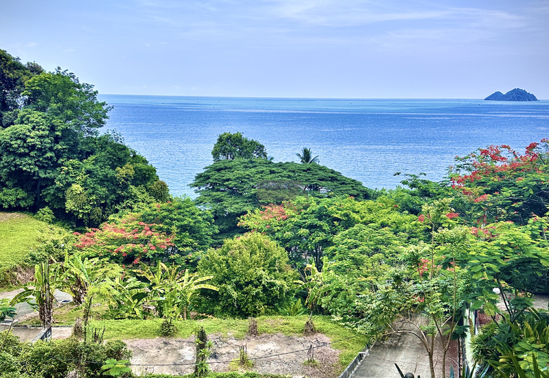 Exquisite 2.7-acre Coastal Estate Offering Breathtaking Seaviews in Gertak Sanggul.