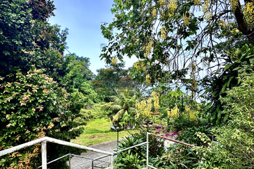 Exquisite 2.7-acre Coastal Estate Offering Breathtaking Seaviews in Gertak Sanggul.