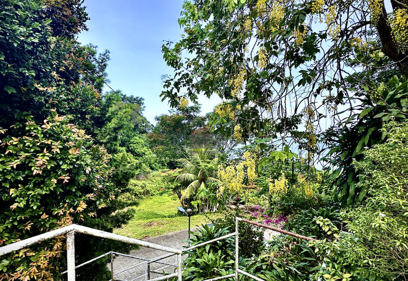 Exquisite 2.7-acre Coastal Estate Offering Breathtaking Seaviews in Gertak Sanggul.