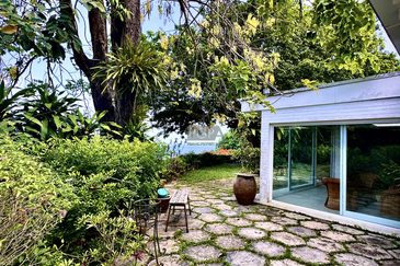 Exquisite 2.7-acre Coastal Estate Offering Breathtaking Seaviews in Gertak Sanggul.