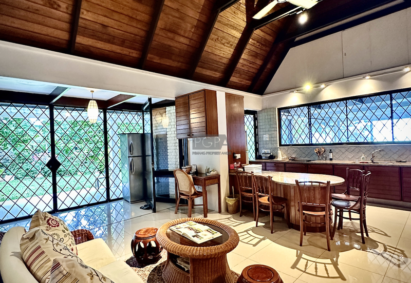 Exquisite 2.7-acre Coastal Estate Offering Breathtaking Seaviews in Gertak Sanggul.