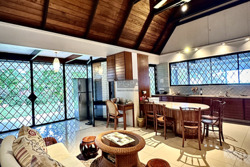 Exquisite 2.7-acre Coastal Estate Offering Breathtaking Seaviews in Gertak Sanggul.