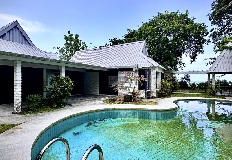 Exquisite 2.7-acre Coastal Estate Offering Breathtaking Seaviews in Gertak Sanggul.