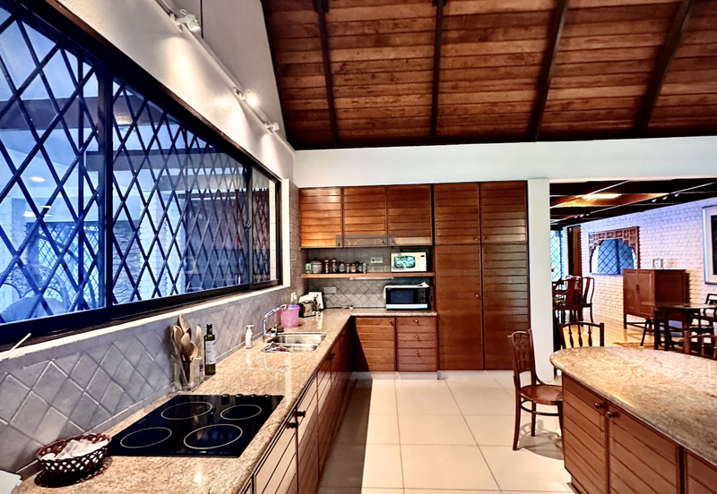 Exquisite 2.7-acre Coastal Estate Offering Breathtaking Seaviews in Gertak Sanggul.