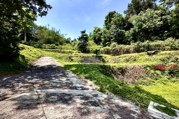 Exquisite 2.7-acre Coastal Estate Offering Breathtaking Seaviews in Gertak Sanggul.