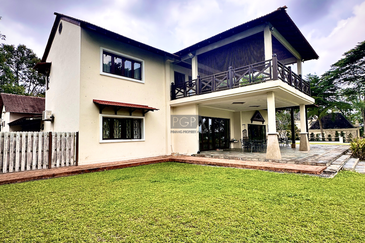 Double-Storey Bungalow with Turf Club View in Jesselton Heights.