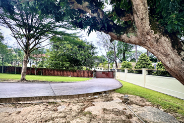 Double-Storey Bungalow with Turf Club View in Jesselton Heights.