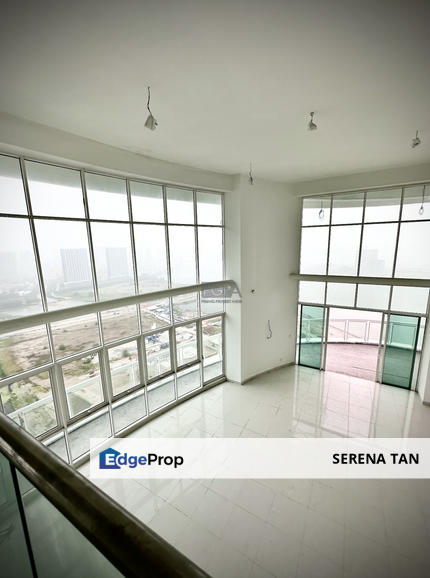 Exclusive Top-Floor Triplex Penthouse in East Tower, Gurney Paragon Residences., Penang, Persiaran Gurney