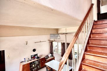 Charming Bungalow with Redevelopment Potential on Vermont Road in George Town.