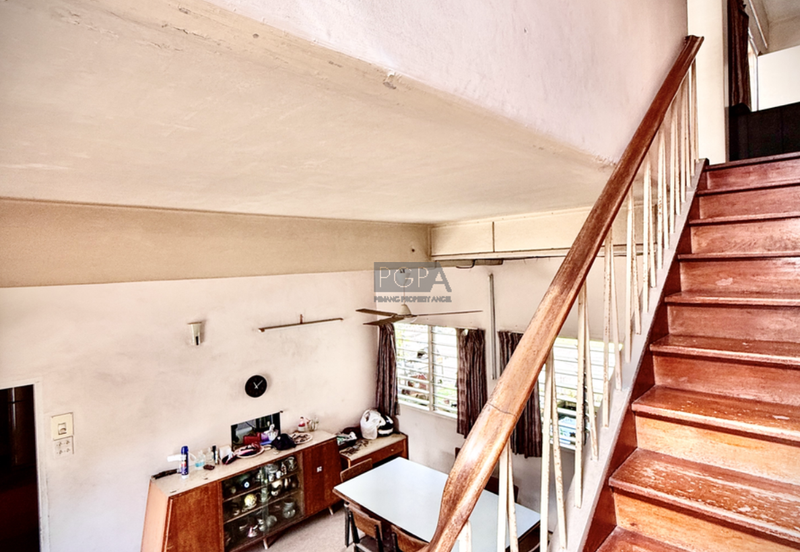 Charming Bungalow with Redevelopment Potential on Vermont Road in George Town.