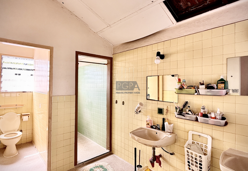 Charming Bungalow with Redevelopment Potential on Vermont Road in George Town.