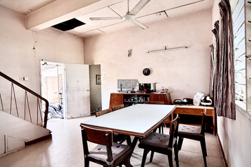 Charming Bungalow with Redevelopment Potential on Vermont Road in George Town.