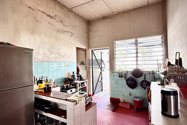 Charming Bungalow with Redevelopment Potential on Vermont Road in George Town.