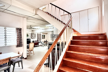 Charming Bungalow with Redevelopment Potential on Vermont Road in George Town.