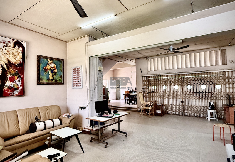 Charming Bungalow with Redevelopment Potential on Vermont Road in George Town.