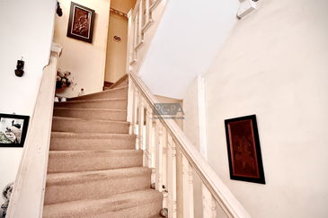 Charming Corner Terraced House with Park View in Pulau Tikus.