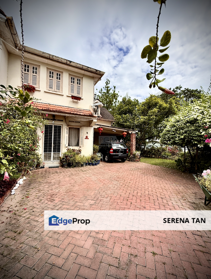 Charming Corner Terraced House with Park View in Pulau Tikus., Penang, Pulau Tikus