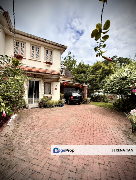 Charming Corner Terraced House with Park View in Pulau Tikus., Penang, Pulau Tikus