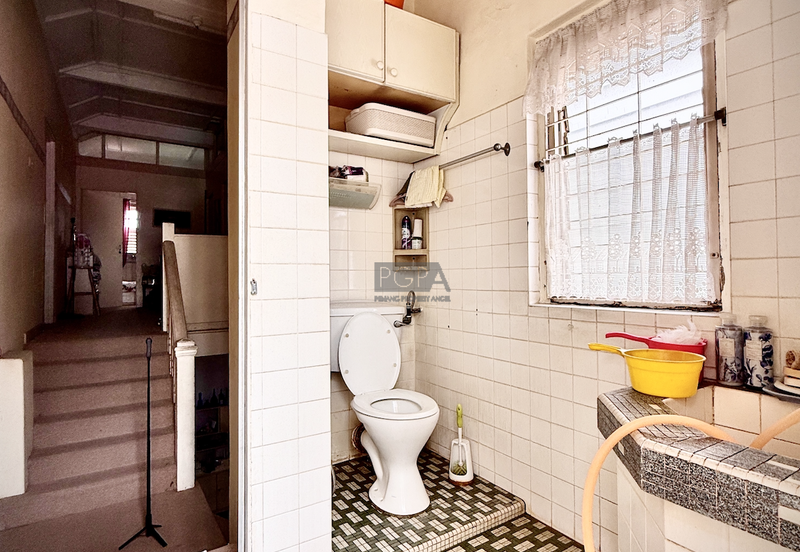 Charming Corner Terraced House with Park View in Pulau Tikus.