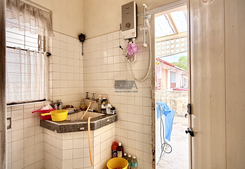 Charming Corner Terraced House with Park View in Pulau Tikus.