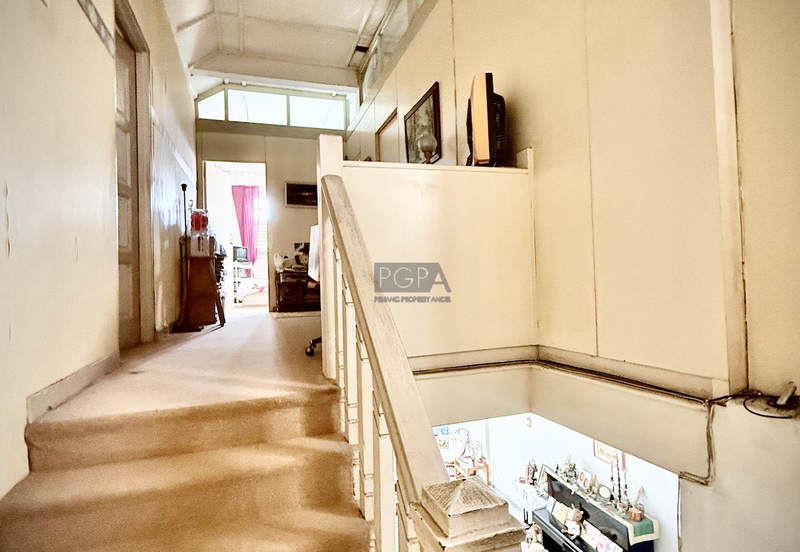 Charming Corner Terraced House with Park View in Pulau Tikus.