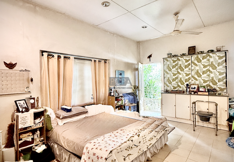 Charming Corner Terraced House with Park View in Pulau Tikus.