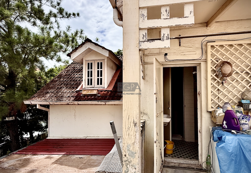 Charming Corner Terraced House with Park View in Pulau Tikus.
