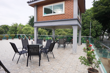 Five Luxurious Adjoining Bungalows in Prime George Town.