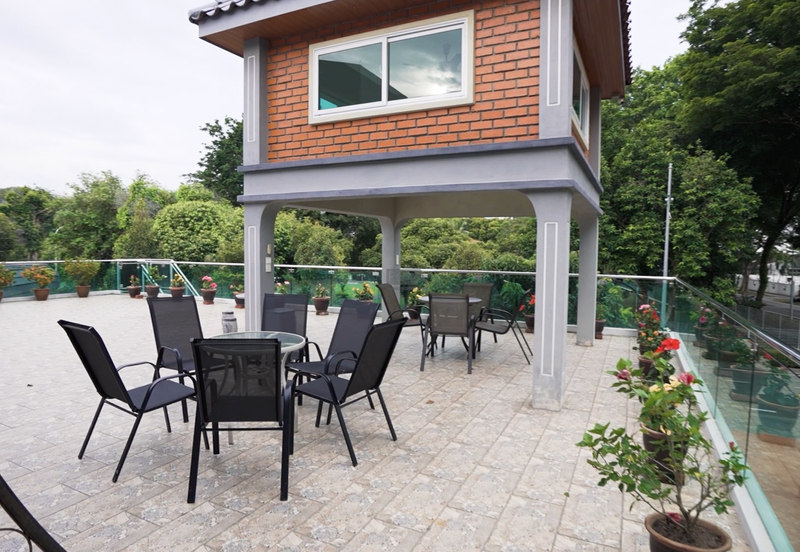 Five Luxurious Adjoining Bungalows in Prime George Town.