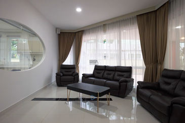 Five Luxurious Adjoining Bungalows in Prime George Town.