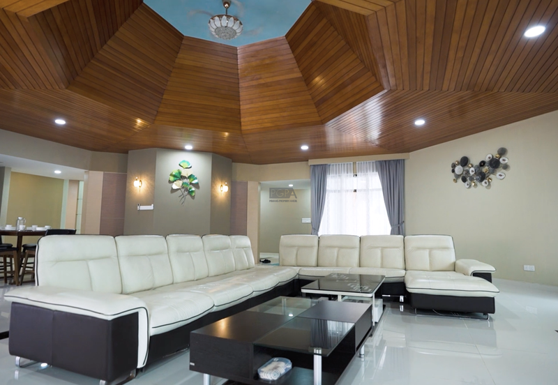 Five Luxurious Adjoining Bungalows in Prime George Town.