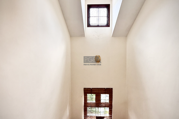 Corner Three-Storey Bungalow in Tanjung Bungah Hillside.