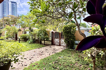 Corner Three-Storey Bungalow in Tanjung Bungah Hillside.