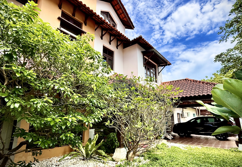 Corner Three-Storey Bungalow in Tanjung Bungah Hillside.