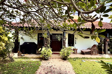Corner Three-Storey Bungalow in Tanjung Bungah Hillside.