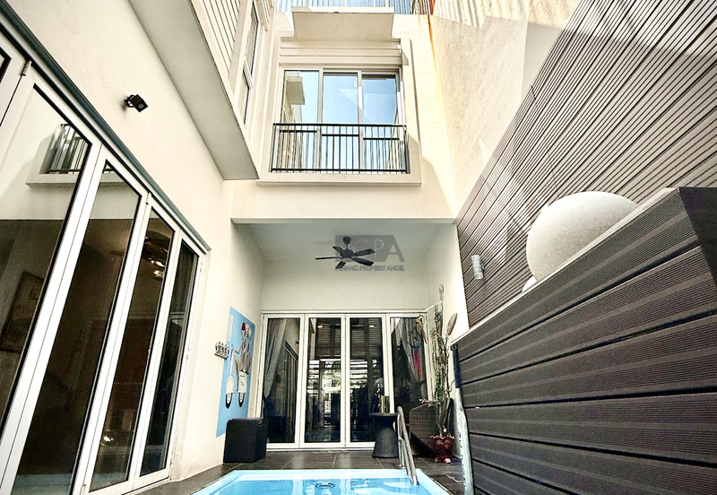 Andorra Pool House in Seri Tanjung Pinang.