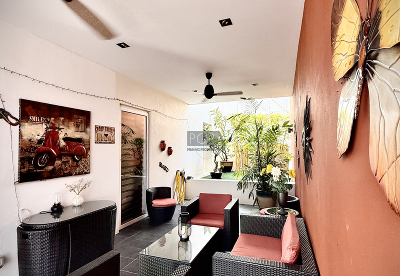 Andorra Pool House in Seri Tanjung Pinang.