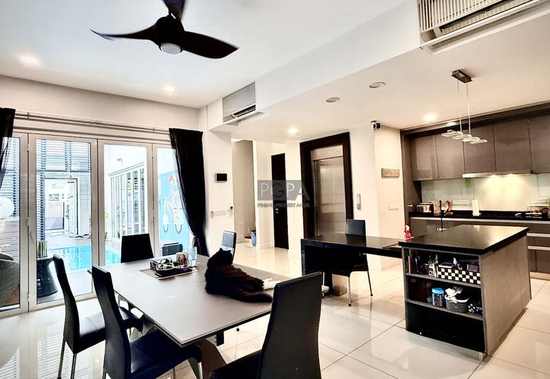 Andorra Pool House in Seri Tanjung Pinang.