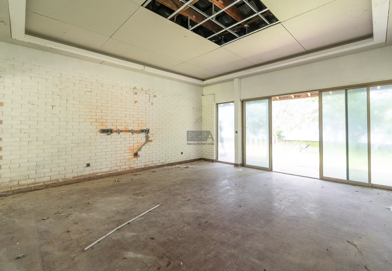 Rare Beachfront Bungalow in Batu Ferringhi – A Hidden Gem with Limitless Potential.