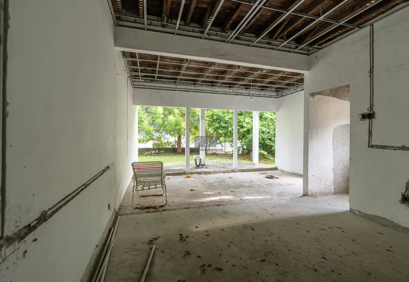 Rare Beachfront Bungalow in Batu Ferringhi – A Hidden Gem with Limitless Potential.