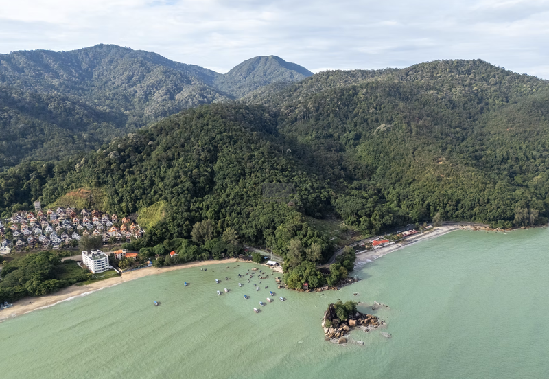 Rare Beachfront Bungalow in Batu Ferringhi – A Hidden Gem with Limitless Potential.