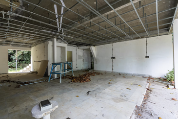 Rare Beachfront Bungalow in Batu Ferringhi – A Hidden Gem with Limitless Potential.