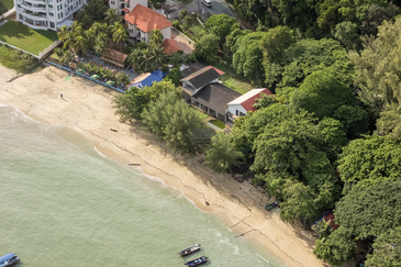 Rare Beachfront Bungalow in Batu Ferringhi – A Hidden Gem with Limitless Potential.