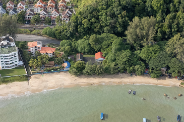 Rare Beachfront Bungalow in Batu Ferringhi – A Hidden Gem with Limitless Potential.
