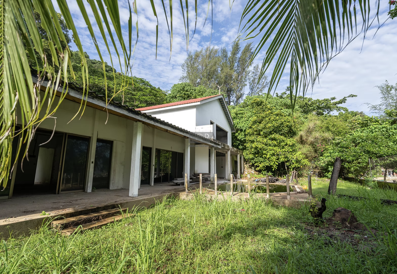 Rare Beachfront Bungalow in Batu Ferringhi – A Hidden Gem with Limitless Potential.