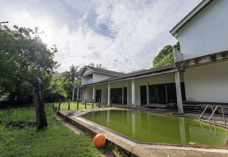 Rare Beachfront Bungalow in Batu Ferringhi – A Hidden Gem with Limitless Potential.