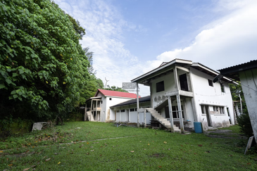 Rare Beachfront Bungalow in Batu Ferringhi – A Hidden Gem with Limitless Potential.